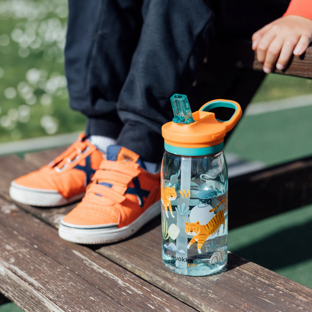 QUOKKA Kids Tritan Glow With Strap 580 ml - Tigers